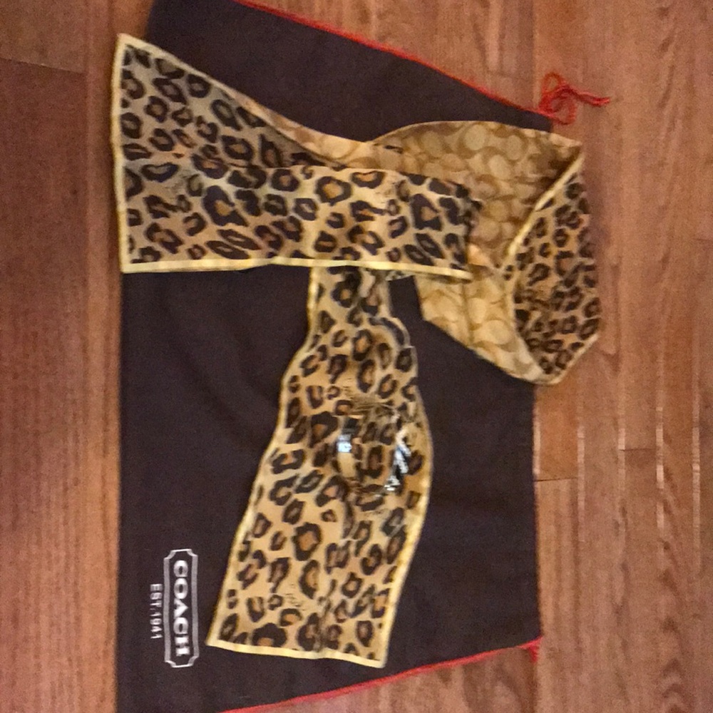 Coach signature silk scarf and signature bracelet - Picture 1 of 3
